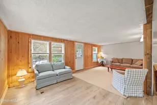 27 Lakewood Circle, Pittsfield, MA 01201 - Photo 10