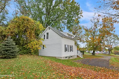 189 Mohegan St, Pittsfield, MA 01201 - Photo 28