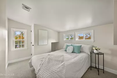 189 Mohegan St, Pittsfield, MA 01201 - Photo 20