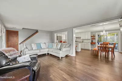 90 Orlando Ave, Pittsfield, MA 01201 - Photo 4
