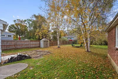 34 Sampson Pkwy, Pittsfield, MA 01201 - Photo 32