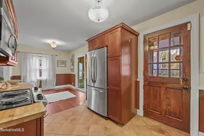 34 Sampson Pkwy, Pittsfield, MA 01201 - Photo 16