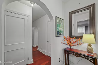 34 Sampson Pkwy, Pittsfield, MA 01201 - Photo 8