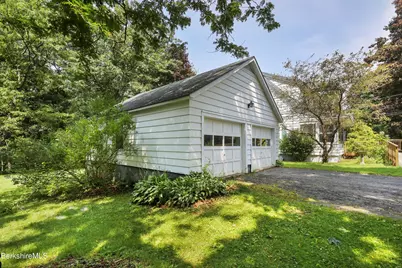 92 Noblehurst Ave, Pittsfield, MA 01201 - Photo 6