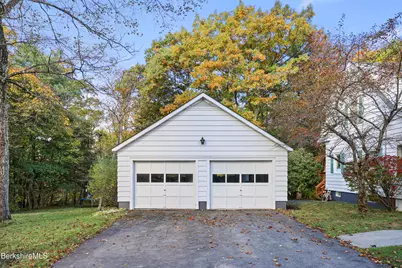 92 Noblehurst Ave, Pittsfield, MA 01201 - Photo 2