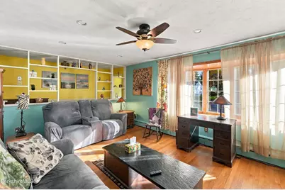 33 Highlawn Dr, Pittsfield, MA 01201 - Photo 4