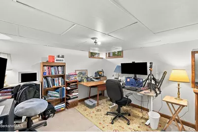 33 Highlawn Dr, Pittsfield, MA 01201 - Photo 26