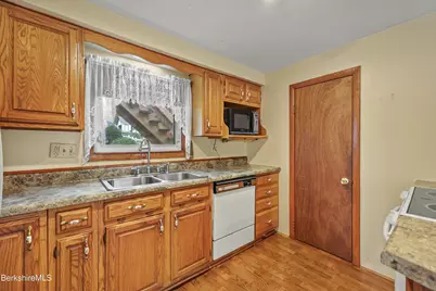366 Eagle St, North Adams, MA 01247 - Photo 18