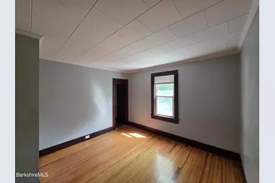 75 Summer St, Adams, MA 01220 - Photo 10