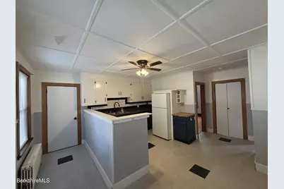75 Summer St, Adams, MA 01220 - Photo 4
