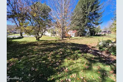 21 S Main St, Lanesborough, MA 01237 - Photo 22