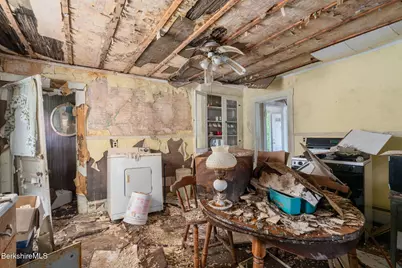 34 Pacific St, Pittsfield, MA 01201 - Photo 6