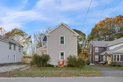 61 Richmond Ave, Pittsfield, MA 01201 - Photo 2