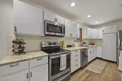 19 Draper Ave, Pittsfield, MA 01201 - Photo 18