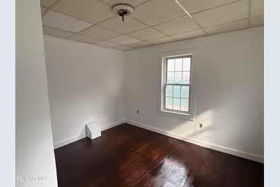 2 Willow St, Adams, MA 01220 - Photo 8
