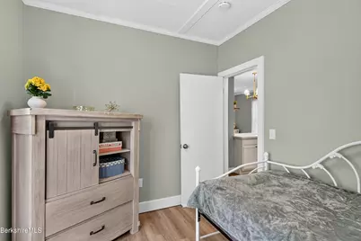 49A Arnold Place #A, North Adams, MA 01247 - Photo 18