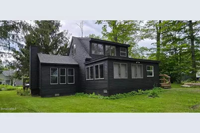 129 Shore Rd, Richmond, MA 01254 - Photo 1