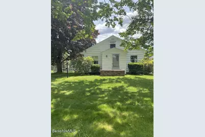 11 Oriole St, Pittsfield, MA 01201 - Photo 1