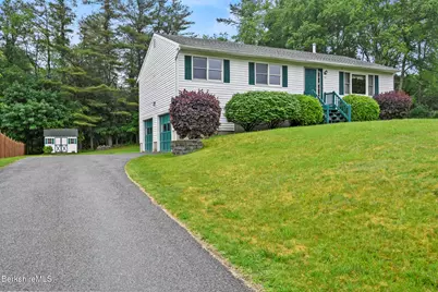 34 Hazelwood Ct, Dalton, MA 01226 - Photo 1