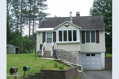 34 Bryant St, Pittsfield, MA 01201 - Photo 1