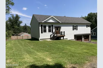 16 Iroquois St, Lanesborough, MA 01237 - Photo 1