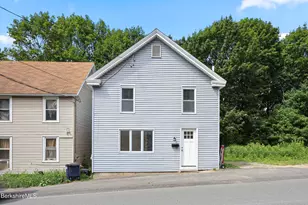 102 Pontoosuc Ave, Pittsfield, MA 01201 - Photo 1