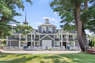 19 Hawthorne St, Stockbridge, MA 01262 - Photo 1