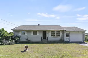 64 Elaine Dr, Pittsfield, MA 01201 - Photo 1