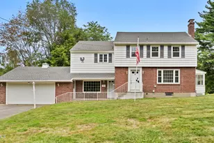 17 Kittredge Rd, Pittsfield, MA 01201 - Photo 1