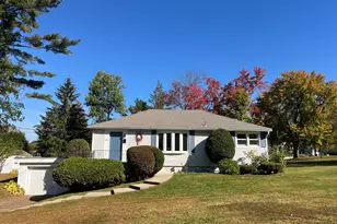 39 Highlawn Dr, Pittsfield, MA 01201 - Photo 1