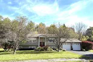 26 Leona Dr, Pittsfield, MA 01201 - Photo 1