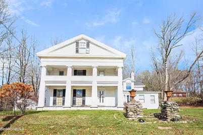 469 Maple St, Hinsdale, MA 01235 - Photo 1