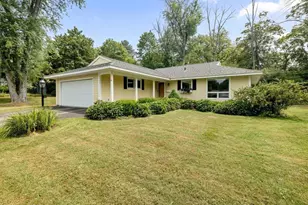 34 Jerome Dr, Williamstown, MA 01267 - Photo 1