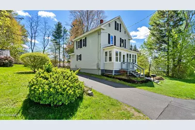 8 Mohegan St, Pittsfield, MA 01201 - Photo 1