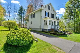 8 Mohegan St, Pittsfield, MA 01201 - Photo 1