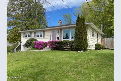 15 Williamsburg Ter, Pittsfield, MA 01201 - Photo 1
