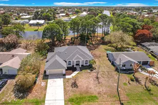 2342 SE Grand Dr, Port Saint Lucie, FL 34952 - Photo 2