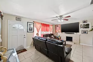 721 Dogwood Rd, West Palm Beach, FL 33409 - Photo 6
