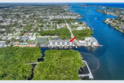 689 NE 6th Court #402, Boynton Beach, FL 33435 - Photo 2