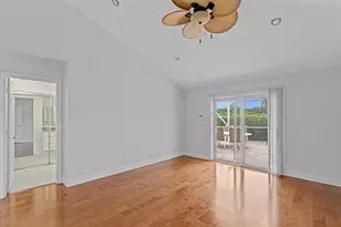 925 Foxpointe Cir, Delray Beach, FL 33445 - Photo 12