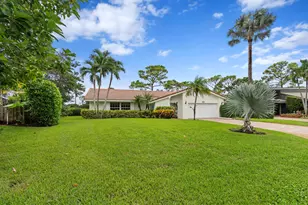 925 Foxpointe Cir, Delray Beach, FL 33445 - Photo 20