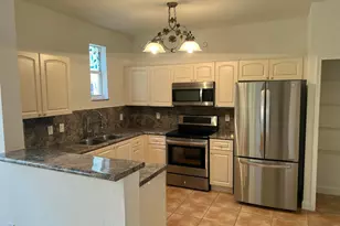 150 Jacaranda Country Club Dr, Plantation, FL 33324 - Photo 2