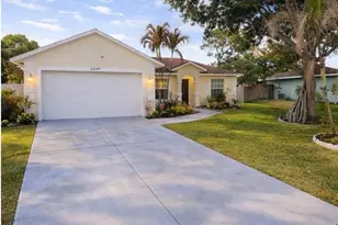 2249 SE Glover St, Port Saint Lucie, FL 34984 - Photo 2