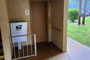 600 Village Green Ct, Palm Springs, FL 33461 - Photo 26