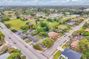 2100 NW 27th St, Oakland Park, FL 33311 - Photo 4