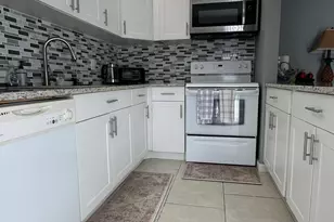 304 Miramar Ln, Palm Beach Gardens, FL 33410 - Photo 4