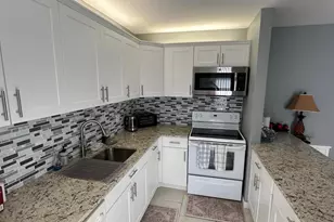 304 Miramar Ln, Palm Beach Gardens, FL 33410 - Photo 1