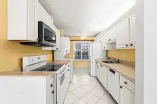 1020 Silk Oak Terrace, Delray Beach, FL 33445 - Photo 6