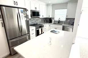 401 NE 19th Ave, Deerfield Beach, FL 33441 - Photo 1