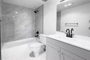 919 Hillcrest Dr, Hollywood, FL 33021 - Photo 6